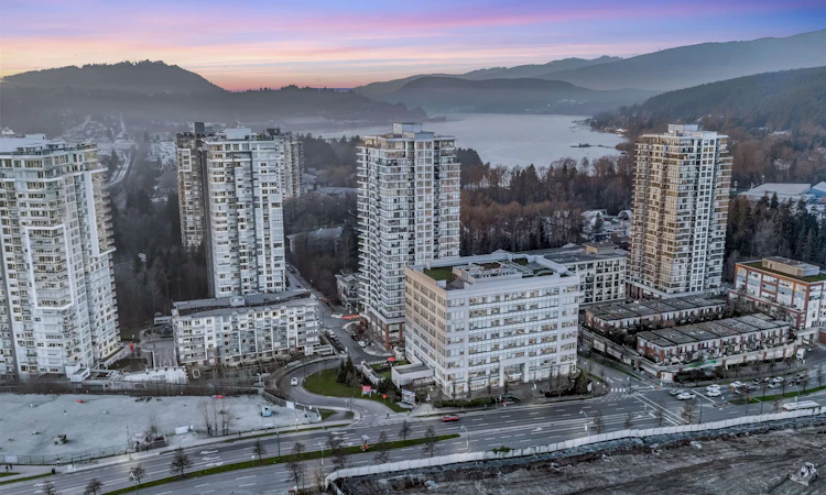 1406-400 Capilano Road