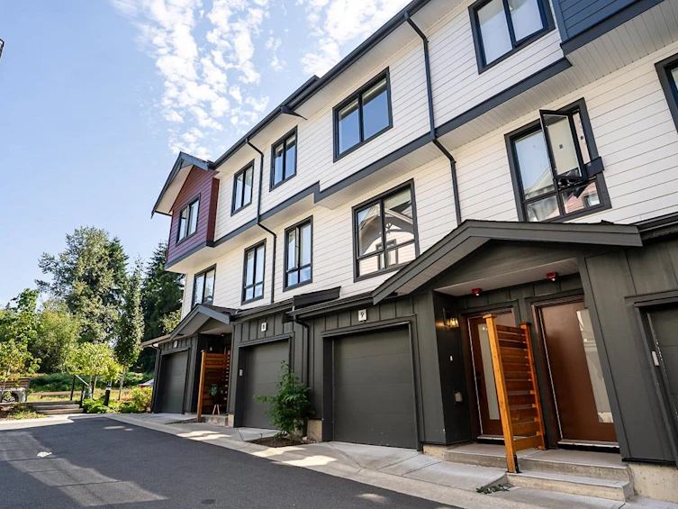 9-10527 155 Street, Surrey, BC, V3R 0S1
