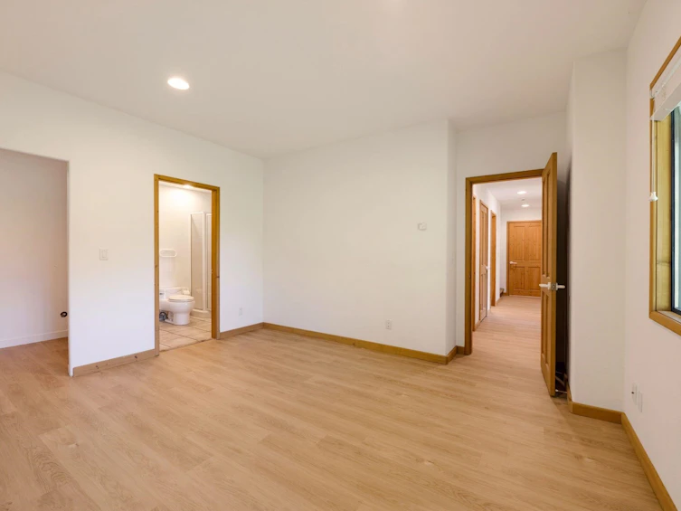 13102 13 Avenue, Surrey, BC, V4A 1B8 - 23