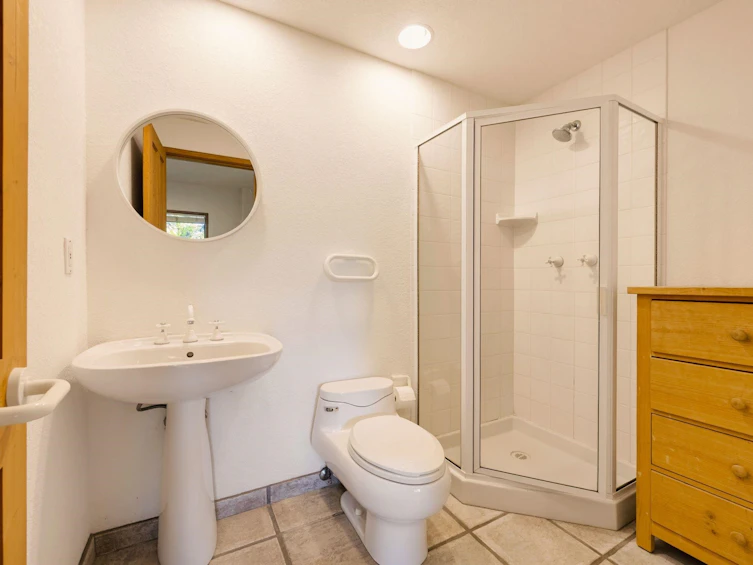 13102 13 Avenue, Surrey, BC, V4A 1B8 - 24