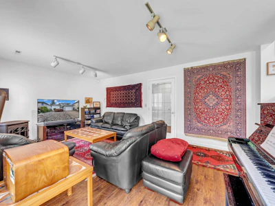 1869 Harbour Street - 5