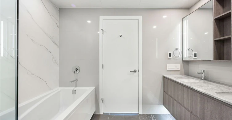 1304-15165 Thrift Avenue, Surrey, BC, V4B 0C1 - 6