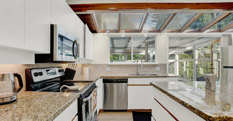 638 Elstree Place, North Vancouver, BC, V7N 2Y3 - 16