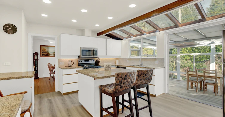 638 Elstree Place, North Vancouver, BC, V7N 2Y3 - 13