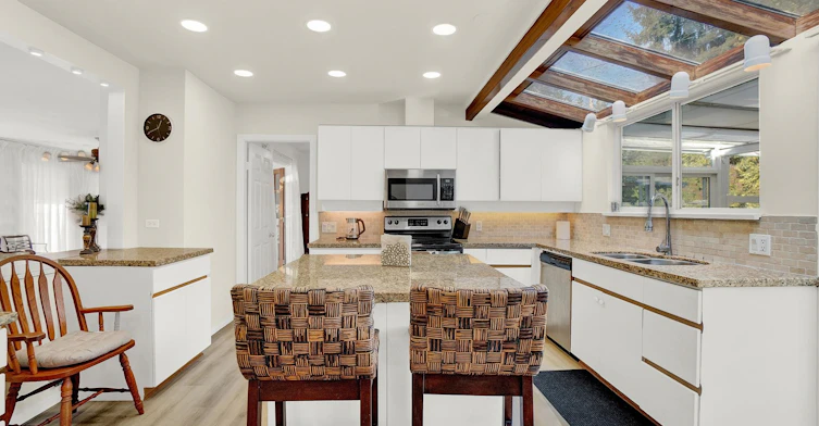 638 Elstree Place, North Vancouver, BC, V7N 2Y3 - 14