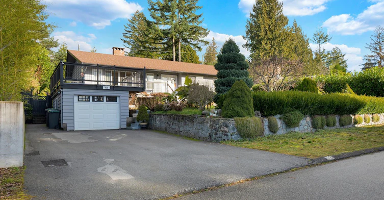 638 Elstree Place, North Vancouver, BC, V7N 2Y3 - 2