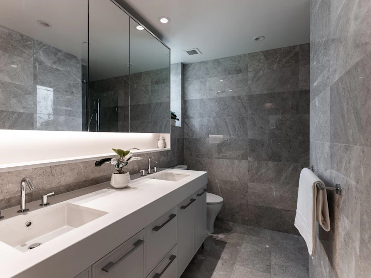 204-1055 Ridgewood Drive, North Vancouver, BC, V7R 0A5 - 24