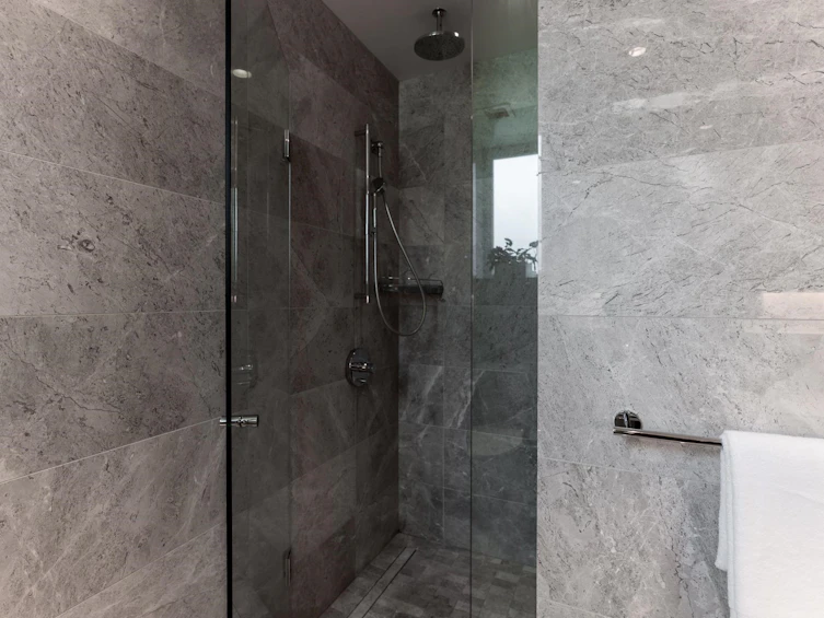 204-1055 Ridgewood Drive, North Vancouver, BC, V7R 0A5 - 25