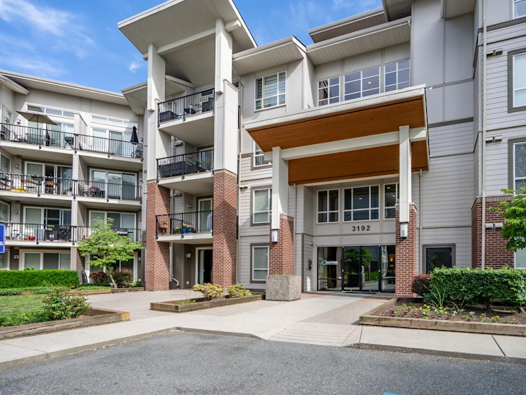 303-3192 Gladwin Road, Abbotsford, BC, V2T 6M9 - 2