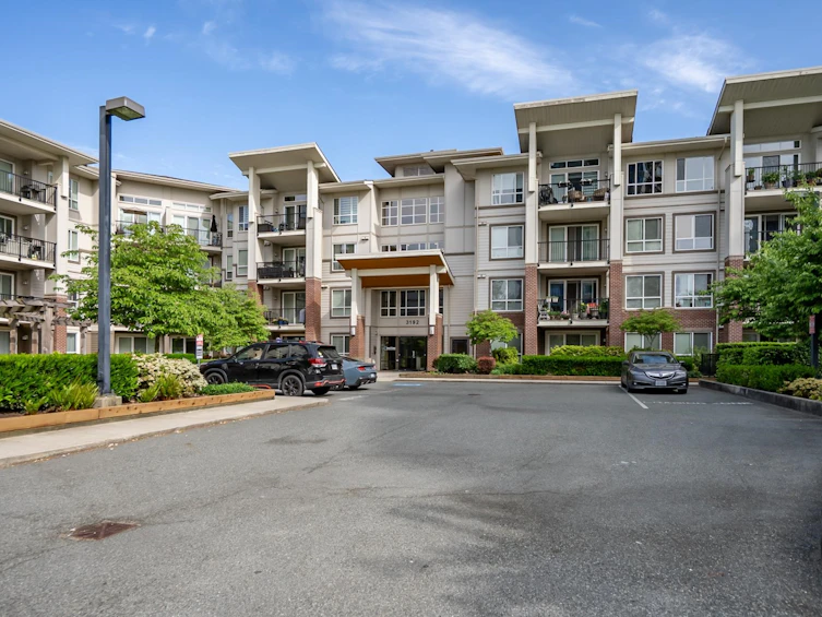 303-3192 Gladwin Road, Abbotsford, BC, V2T 6M9