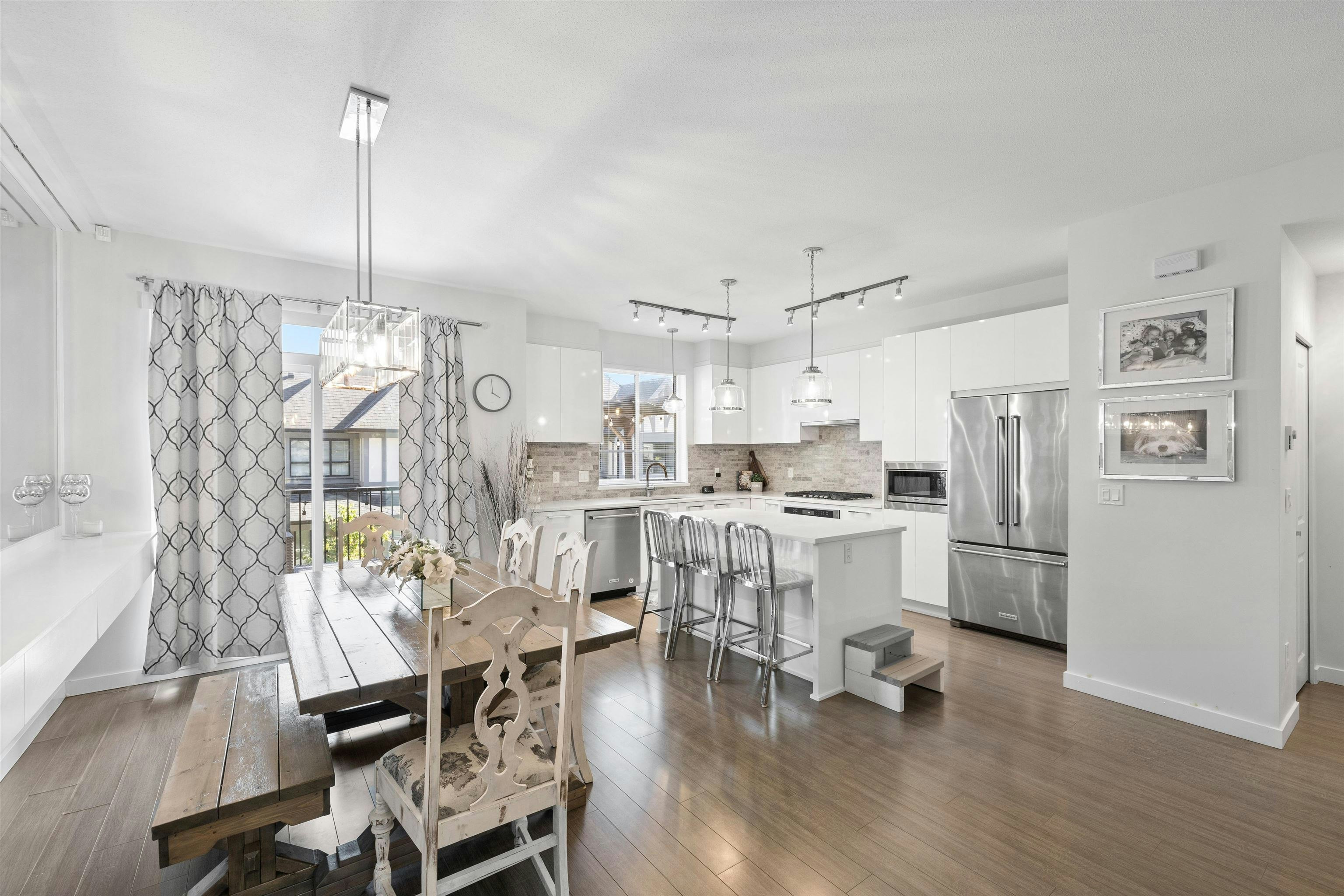 149-3500 Burke Village Promenade - 4