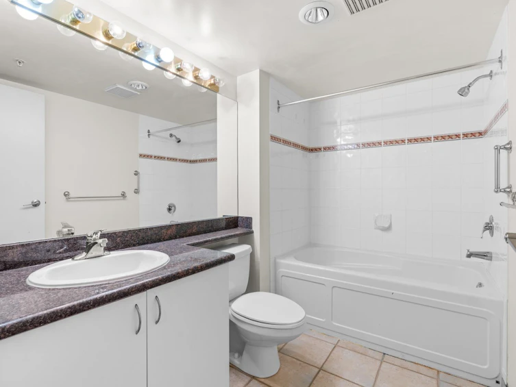 1605-6611 Cooney Road, Richmond, BC, V6Y 4C5 - 12