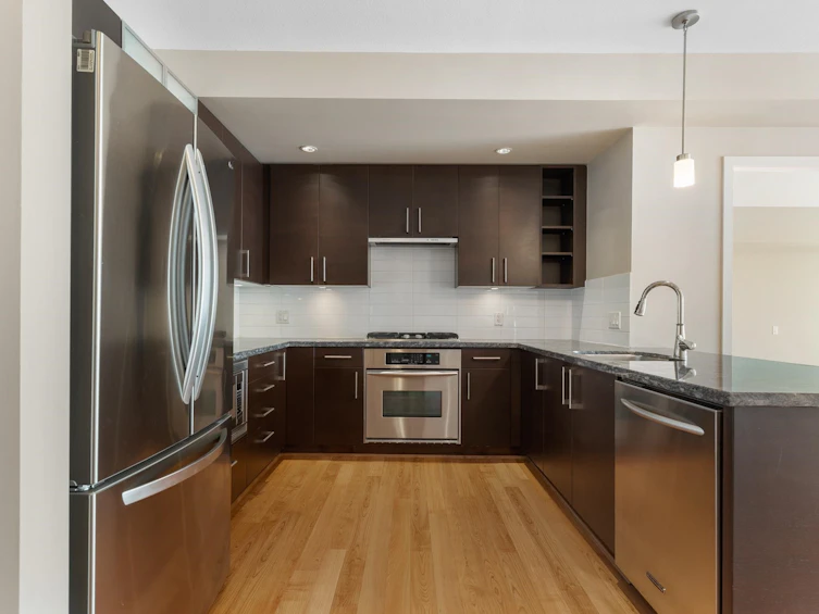 302-14200 Riverport Way, Richmond, BC, V6W 1M4 - 4