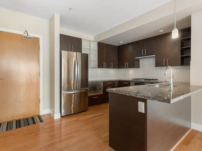 302-14200 Riverport Way - 5