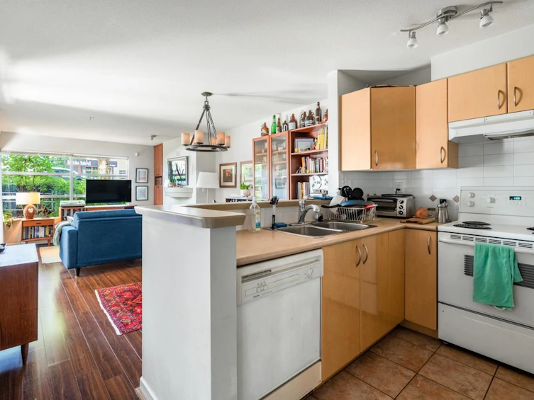 106-2983 W 4th Avenue, Vancouver, BC, V6K 1R5 - 7