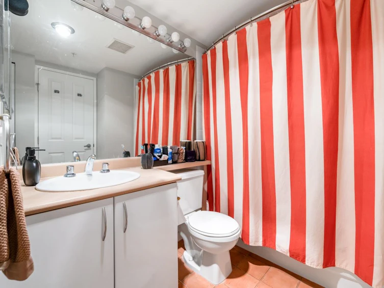106-2983 W 4th Avenue, Vancouver, BC, V6K 1R5 - 11