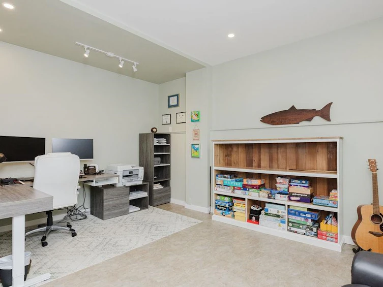 6889 Island View Road, Sechelt, BC, V7Z 0T2 - 31