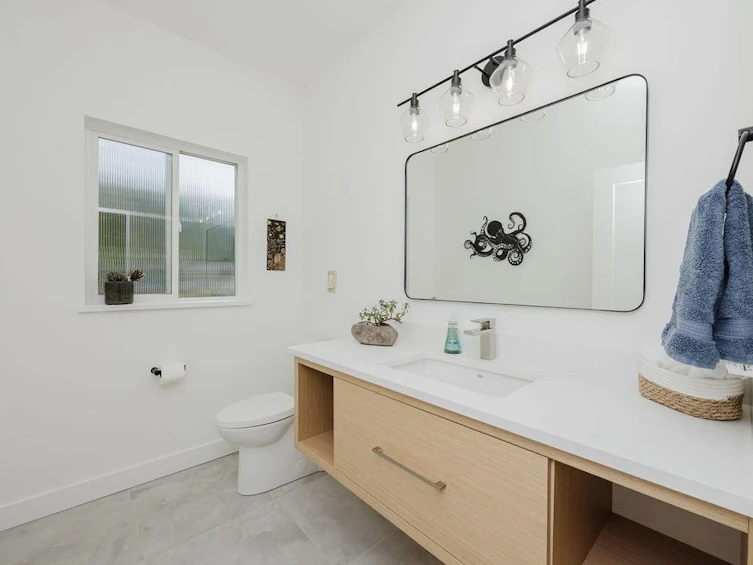 6889 Island View Road, Sechelt, BC, V7Z 0T2 - 9