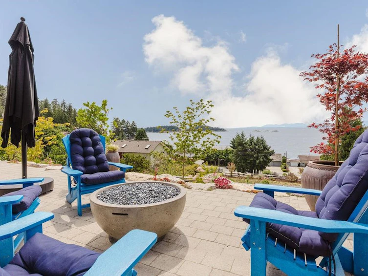 6889 Island View Road, Sechelt, BC, V7Z 0T2