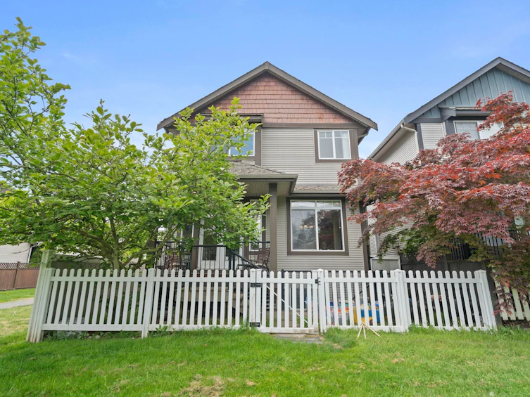 6652 195 Street, Surrey, BC, V4N 0C3