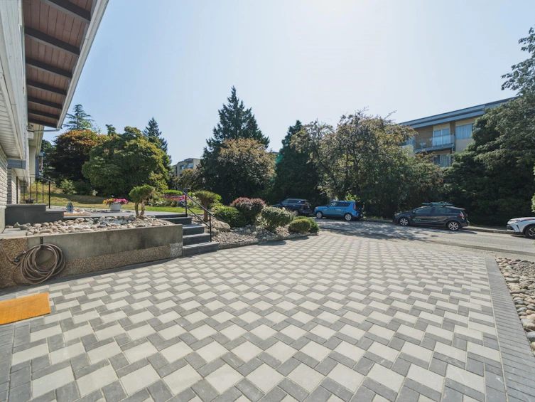 39 Mott Crescent, New Westminster, BC, V3L 4L8 - 40