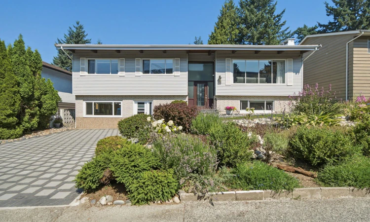 39 Mott Crescent