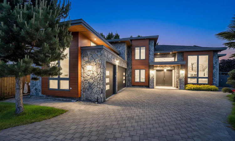 7280 Lombard Road