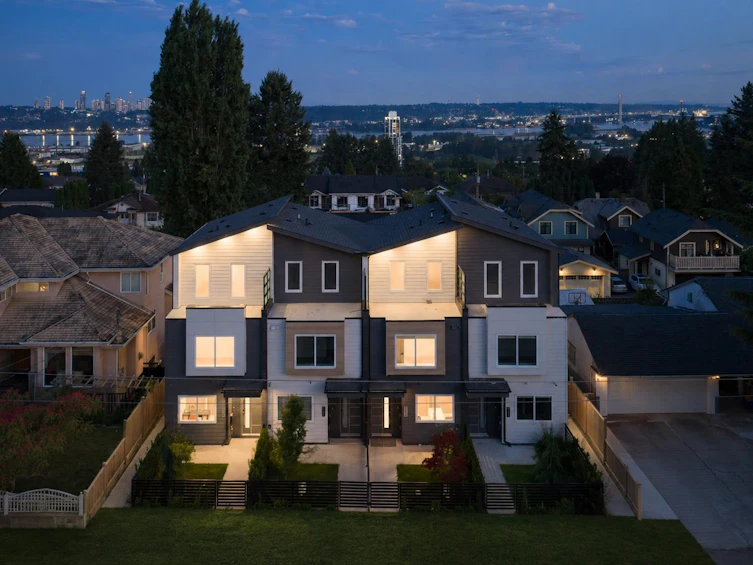 102-914 Rochester Avenue, Coquitlam, BC, V3K 2W6