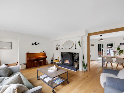 41318 Kingswood Road - 4