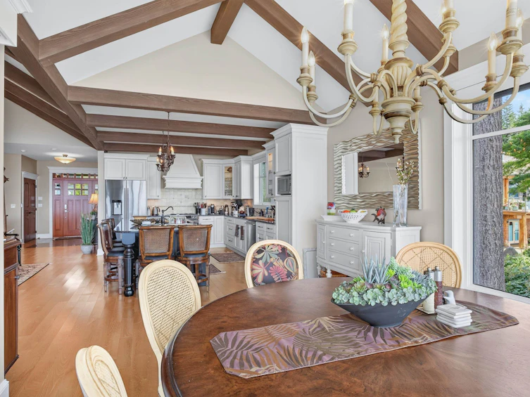 6001 Silverstone Lane, Sechelt, BC, V7Z 0T8 - 6