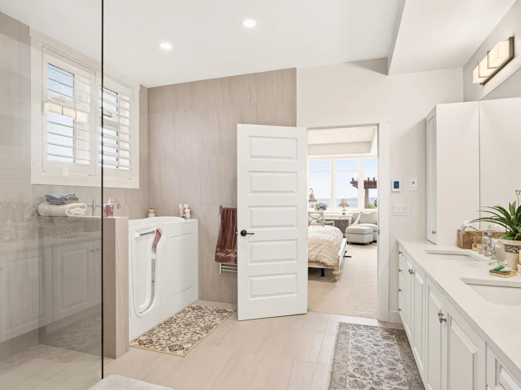 6001 Silverstone Lane, Sechelt, BC, V7Z 0T8 - 29