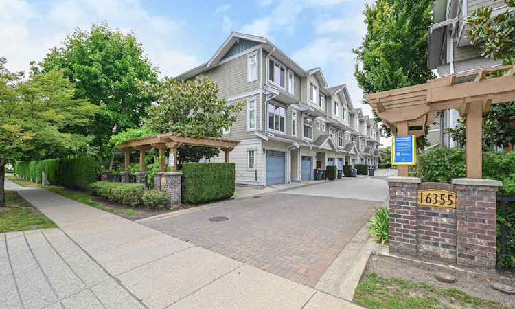 23-16355 82 Avenue