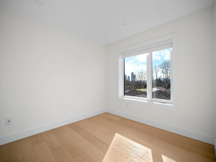 2-3576 E Pender Street, Vancouver, BC, V5K 2E3 - 18