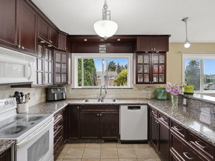 34017 Marshall Road, Abbotsford, BC, V2S 1L8 - 4