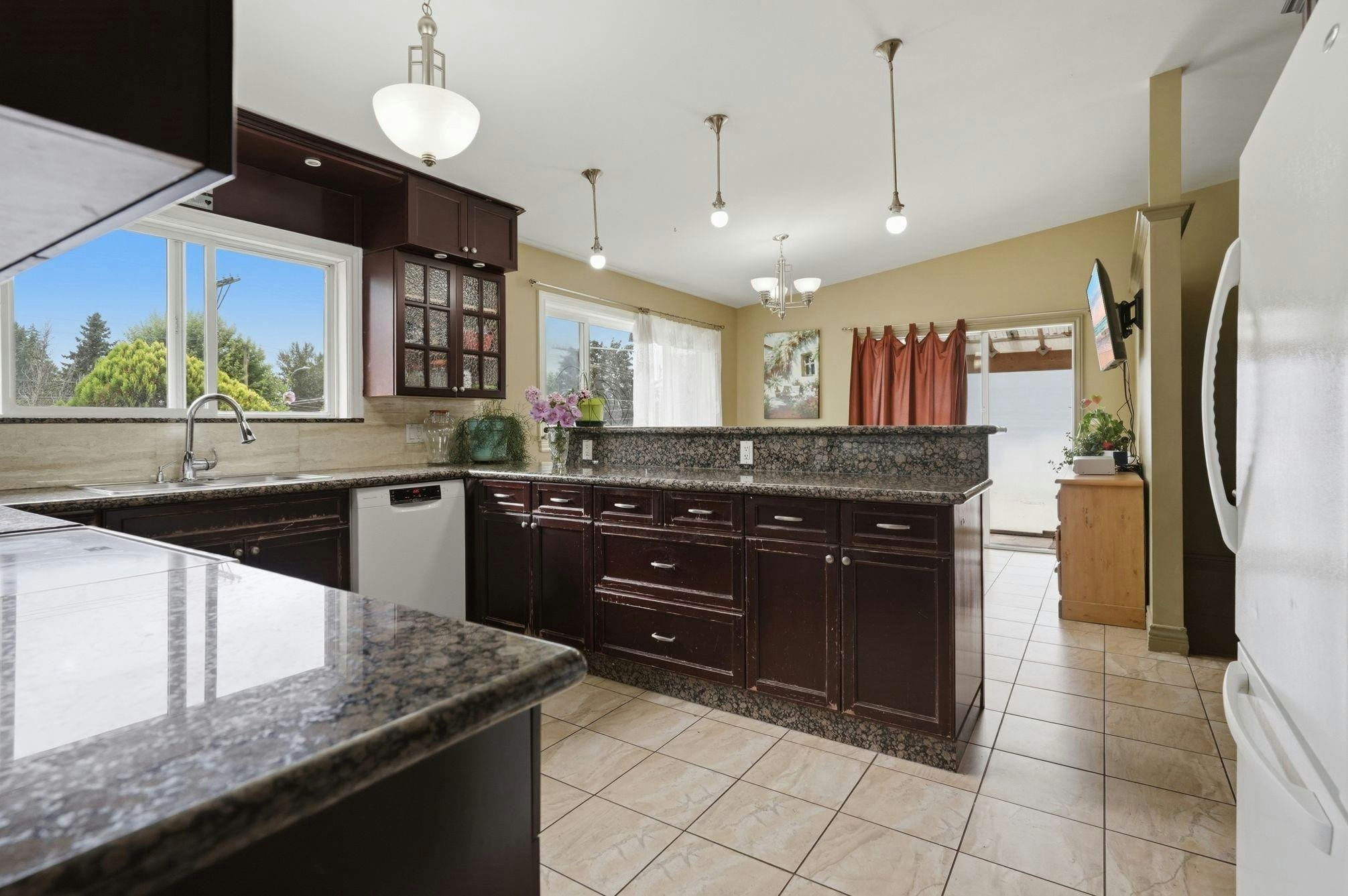 34017 Marshall Road, Abbotsford, BC, V2S 1L8 - 6