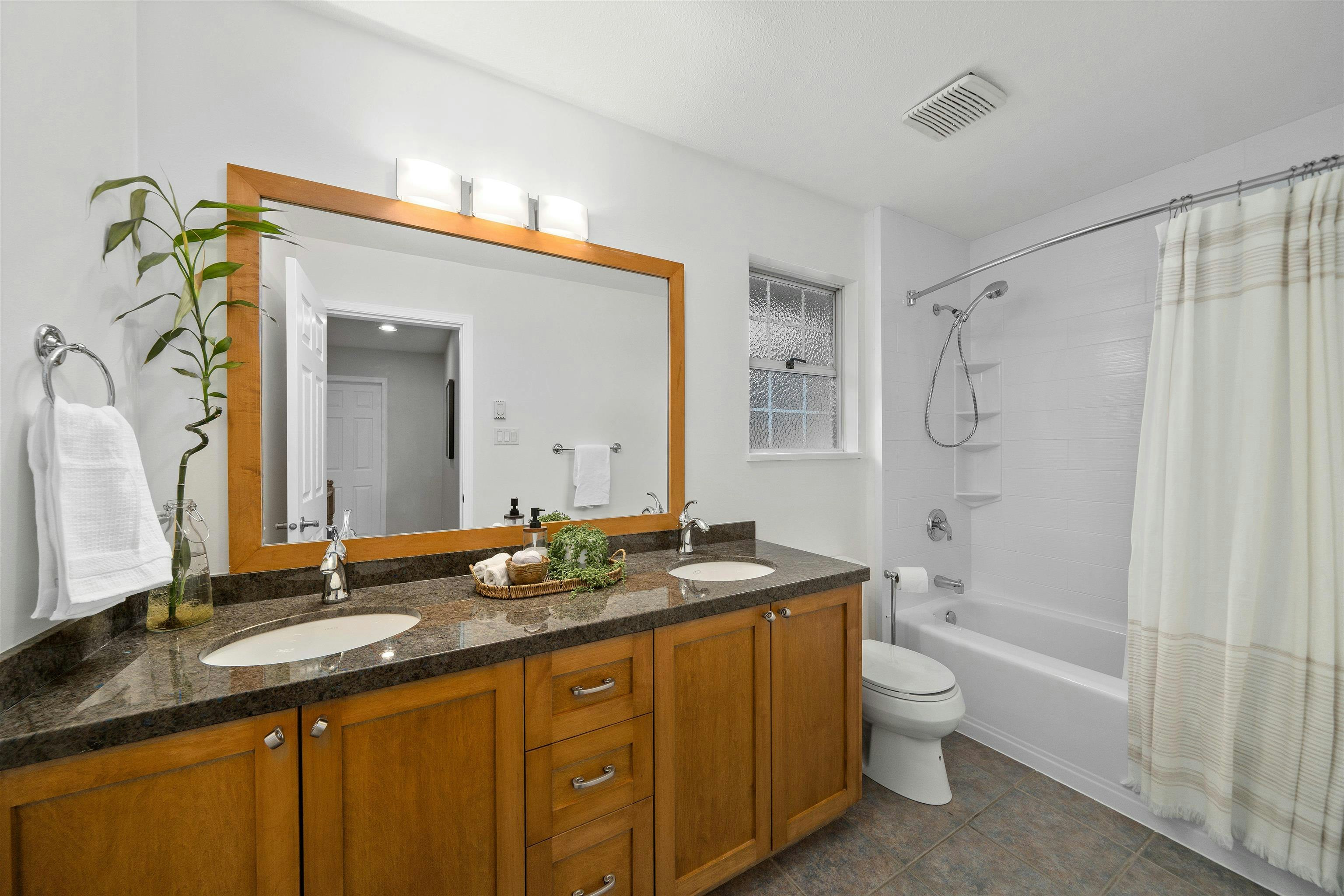 1479 Percy Court, North Vancouver, BC, V7G 2P4 - 24