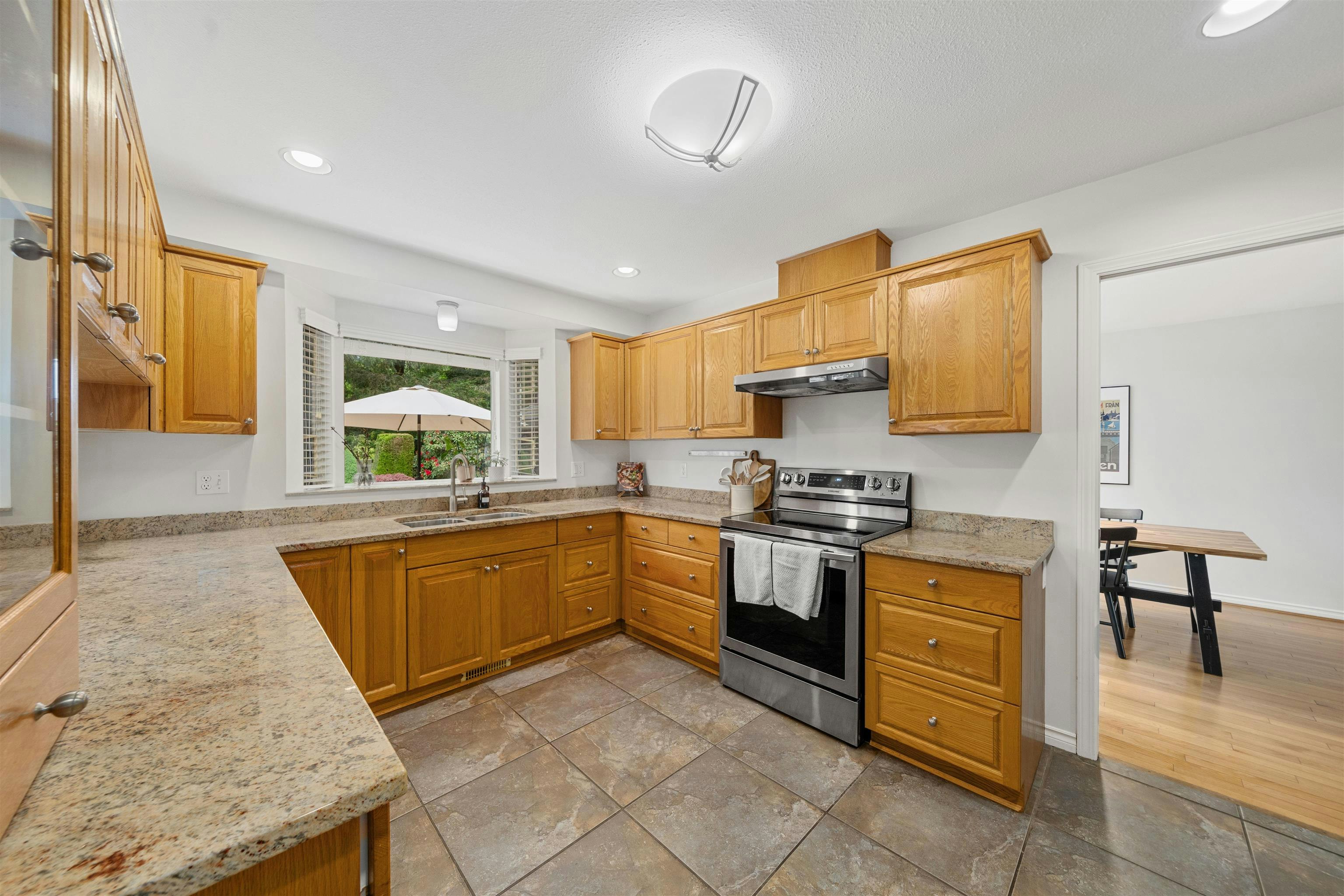 1479 Percy Court, North Vancouver, BC, V7G 2P4 - 8