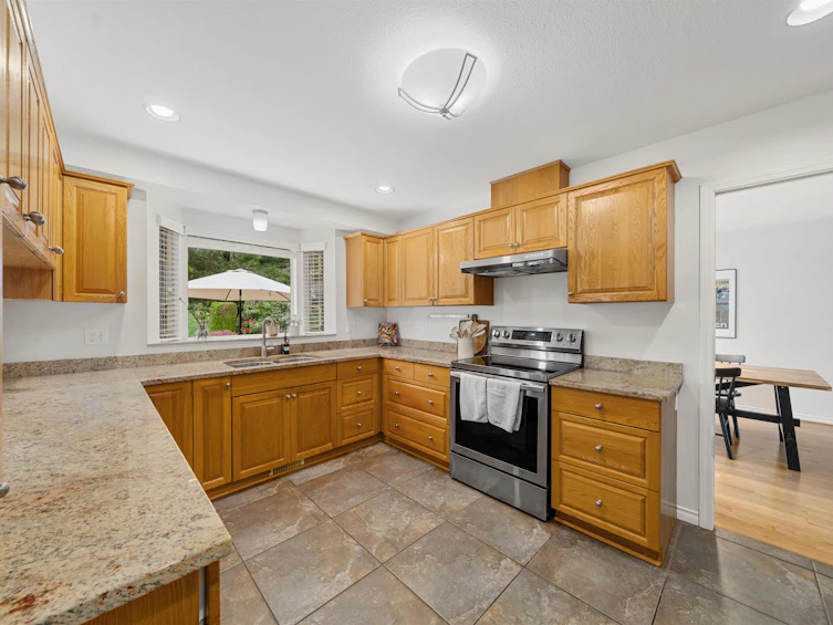 1479 Percy Court, North Vancouver, BC, V7G 2P4 - 8