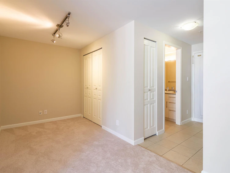 303-9298 University Crescent, Burnaby, BC, V5A 4X8 - 16