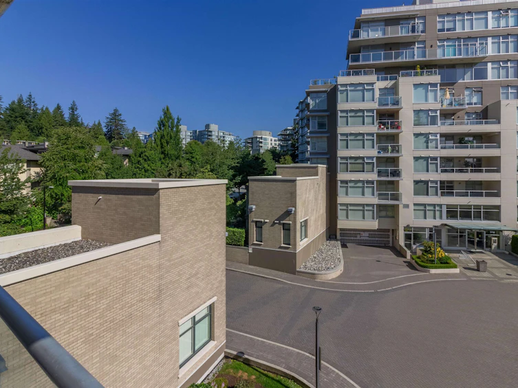 303-9298 University Crescent, Burnaby, BC, V5A 4X8 - 24