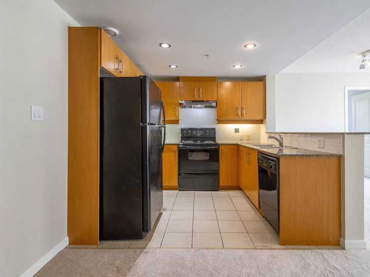 303-9298 University Crescent, Burnaby, BC, V5A 4X8 - 10