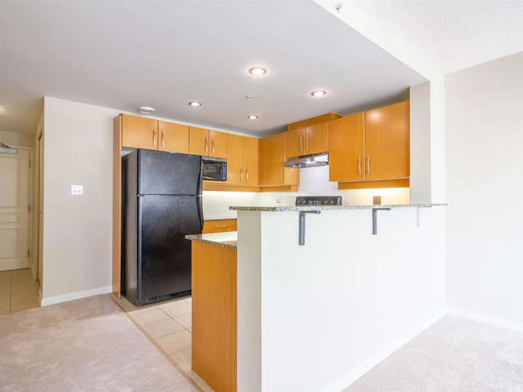 303-9298 University Crescent, Burnaby, BC, V5A 4X8 - 9