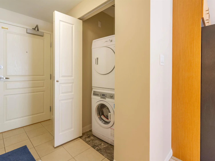 303-9298 University Crescent, Burnaby, BC, V5A 4X8 - 19