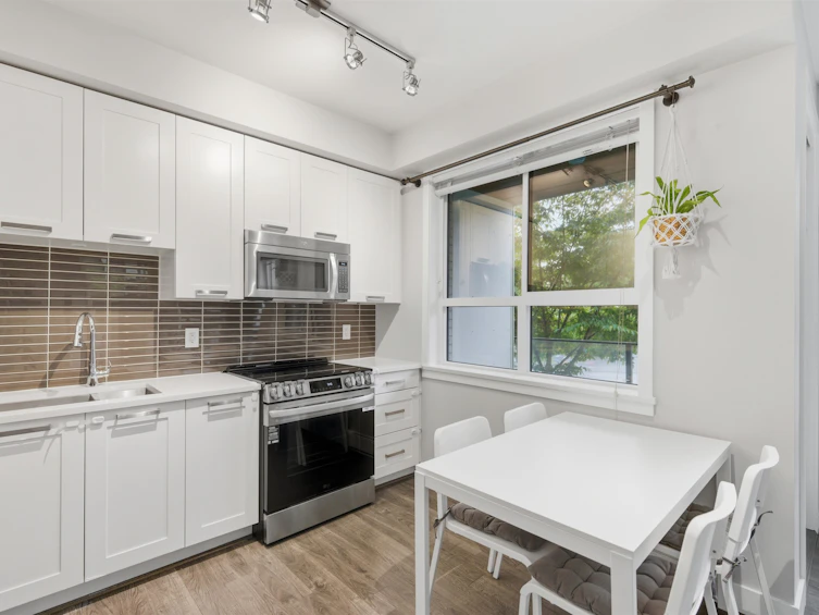 206-15388 105 Avenue, Surrey, BC, V3R 0C4 - 4