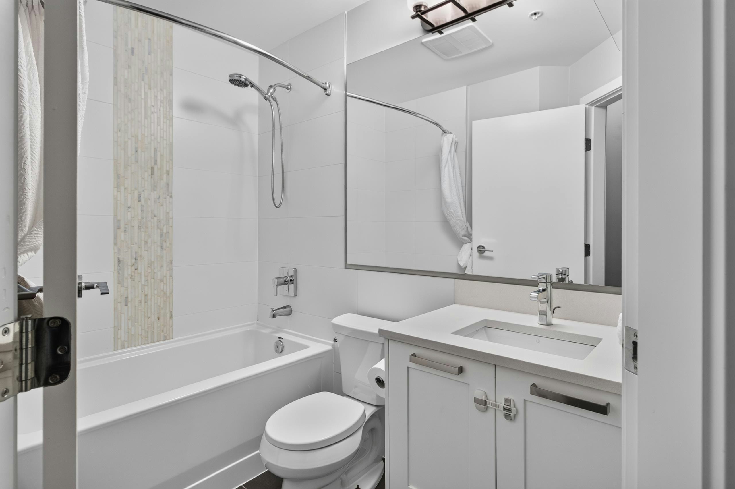 206-15388 105 Avenue, Surrey, BC, V3R 0C4 - 14
