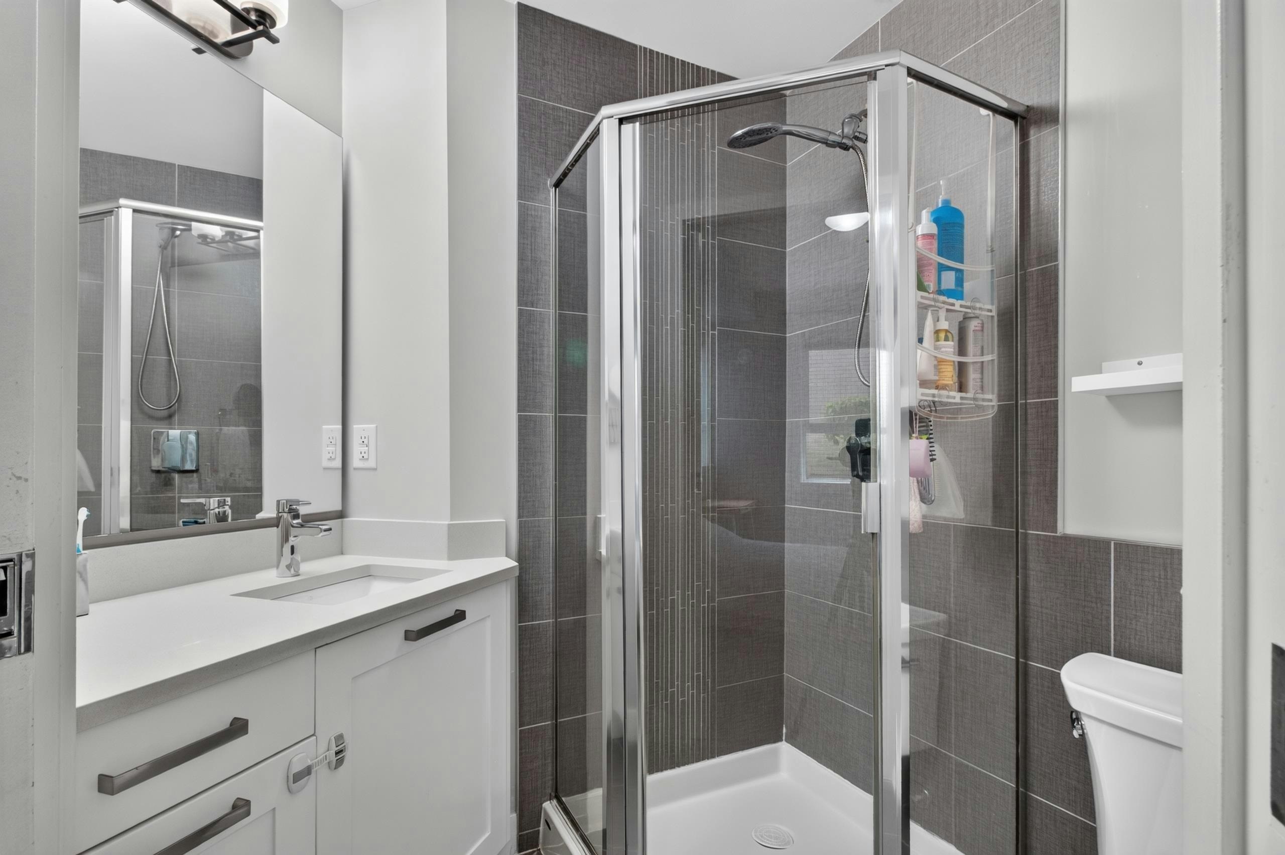 206-15388 105 Avenue, Surrey, BC, V3R 0C4 - 24