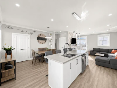 8-7056 192 Street - 5