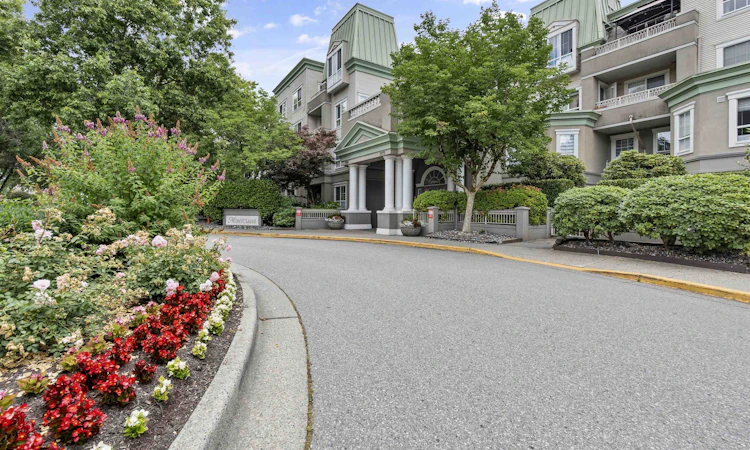 112-2970 Princess Crescent