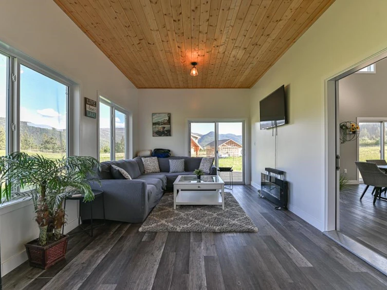 3963 Canimview Drive, 100 Mile House, BC, V0K 1J0 - 10