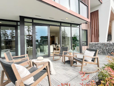 102-3963 Uplands Way - 2